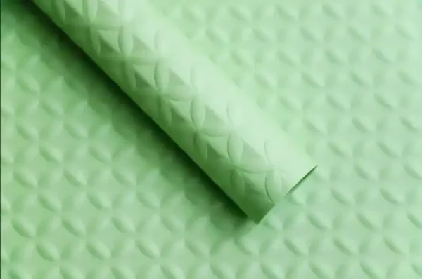 Design a new four-leaf clover printed fresh-keeping paper with flower pattern embossing flower wrapping paper - Image 5