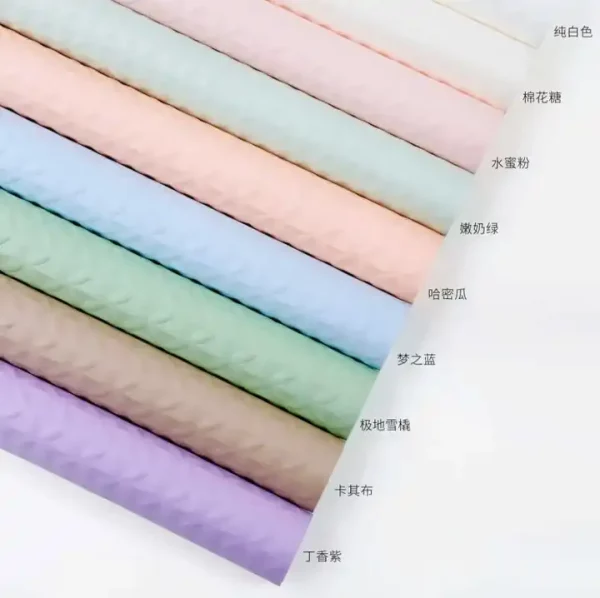 Design a new four-leaf clover printed fresh-keeping paper with flower pattern embossing flower wrapping paper - Image 2